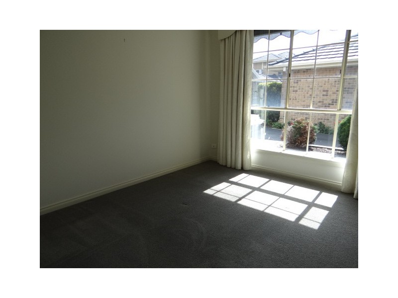 4/15 McCombe Street, Rosebud VIC 3939