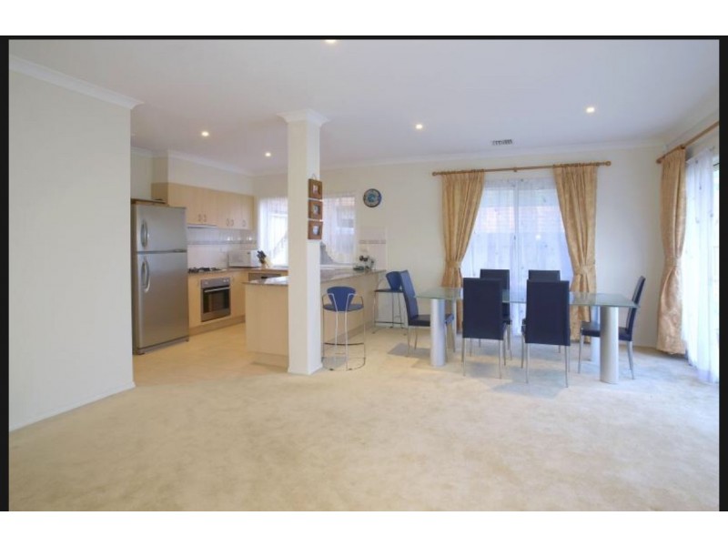 2 Woodlands Grove, Mitcham VIC 3132