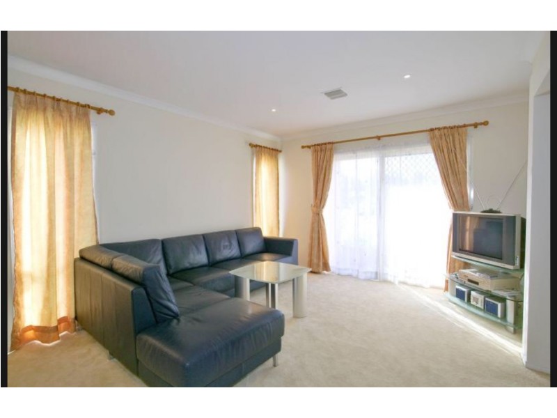 2 Woodlands Grove, Mitcham VIC 3132