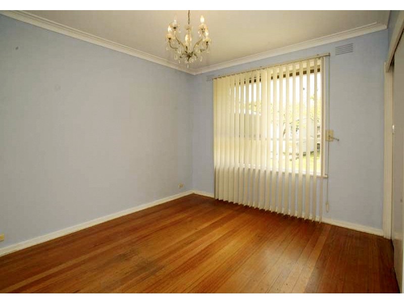 17 Rochdale Drive, Burwood VIC 3125