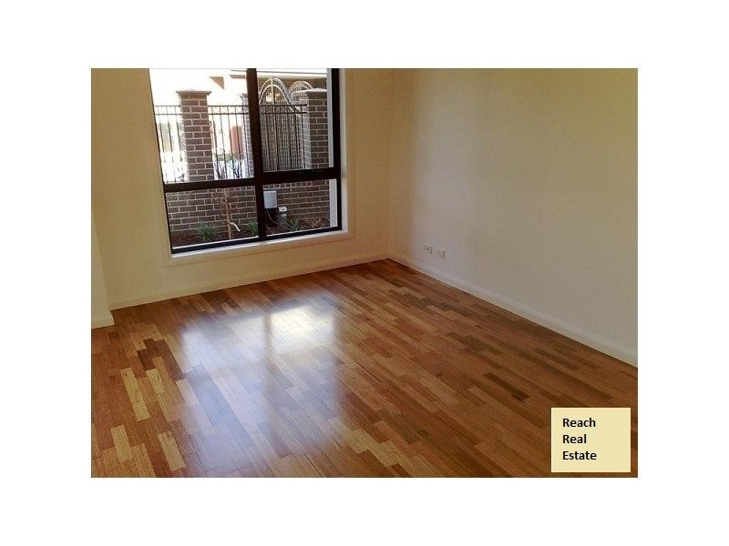 1/1 Nangnak Lane, Mont Albert VIC 3127