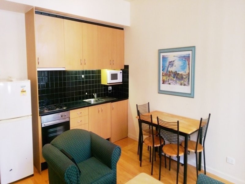 17/12 Collins Way, Melbourne VIC 3000