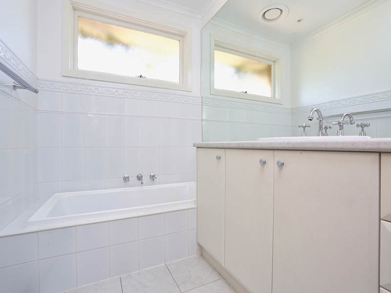 32 Rachelle Drive, Wantirna VIC 3152