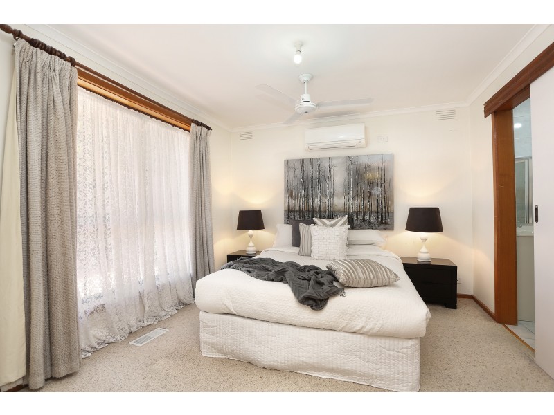 2 Kellaway Crescent, Mill Park VIC 3082