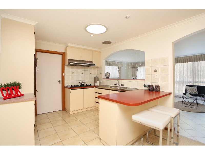 2 Kellaway Crescent, Mill Park VIC 3082