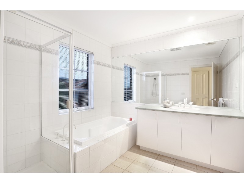 15  Saxonwood drive, Vermont South VIC 3133