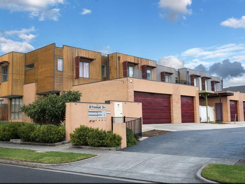 3/30 Fromhold Drive, Doncaster VIC 3108