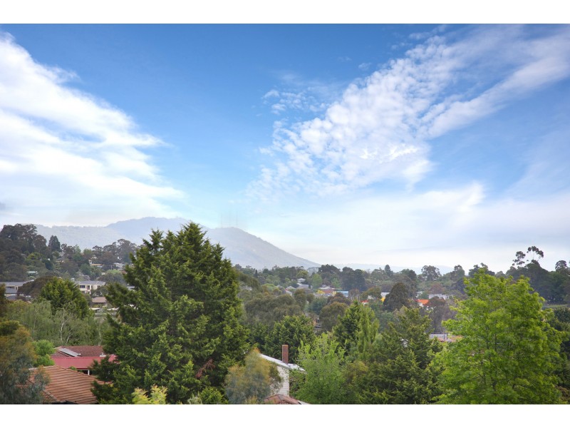 8 Neptune Ct, Lilydale VIC 3140