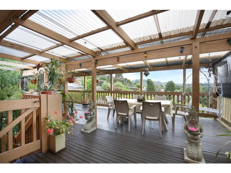 8 Neptune Ct, Lilydale VIC 3140