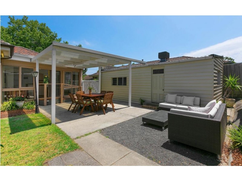 24 Jordan Grove, Glen Waverley VIC 3150
