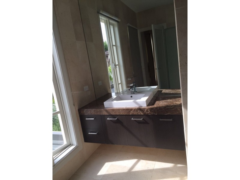 10 Walsh Street, Kew VIC 3101