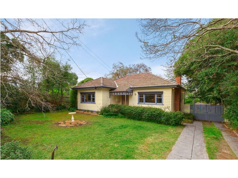 1 Hillside Crescent, Blackburn VIC 3130