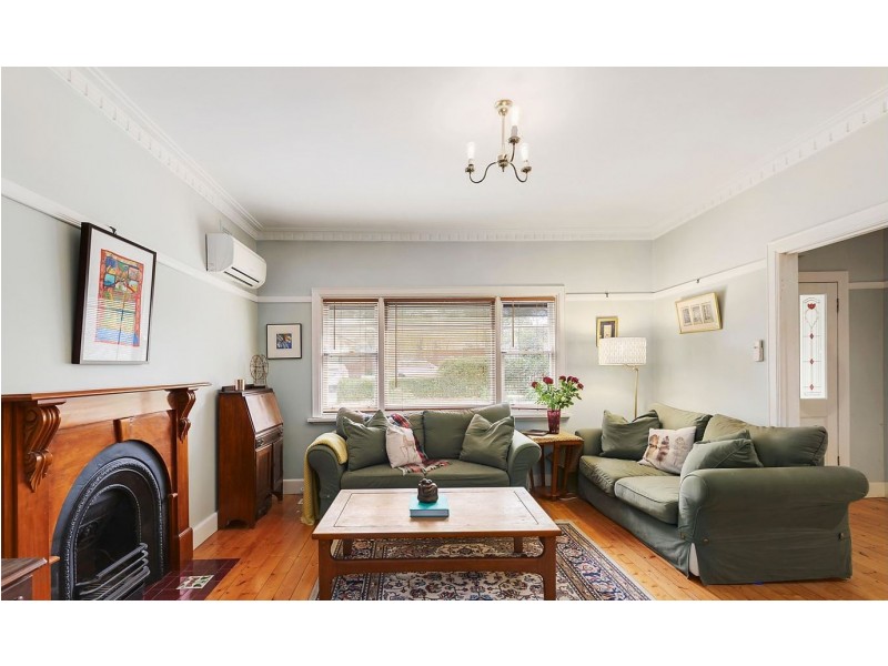 1 Hillside Crescent, Blackburn VIC 3130