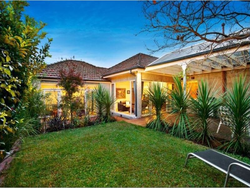 14 Cooba Street, Canterbury VIC 3126