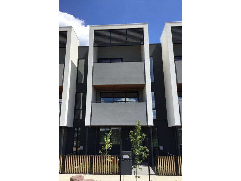 9 Celeste Walk, Clayton South VIC 3169