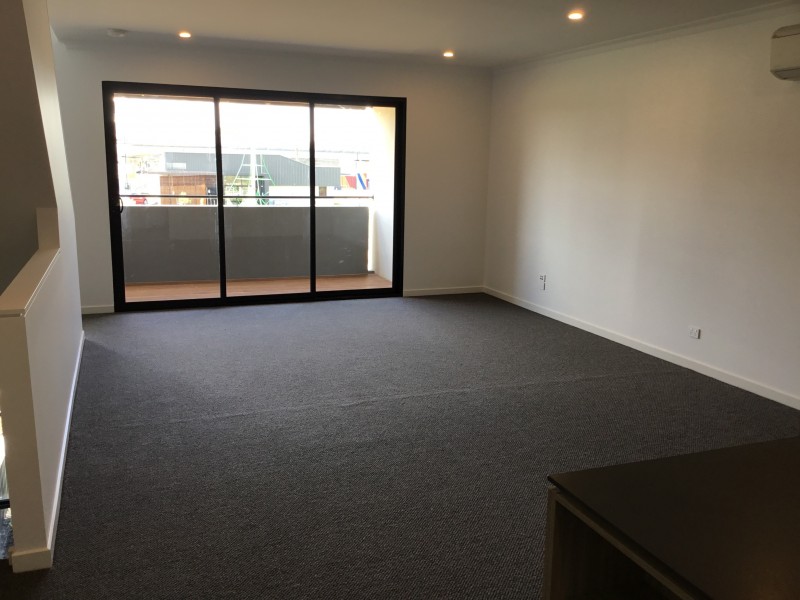 9 Celeste Walk, Clayton South VIC 3169