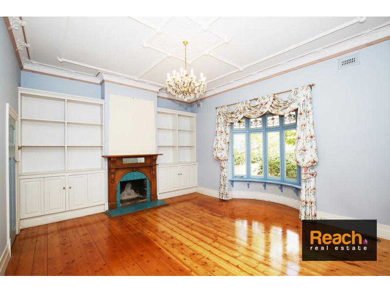 12 Avenue Athol, Canterbury VIC 3126