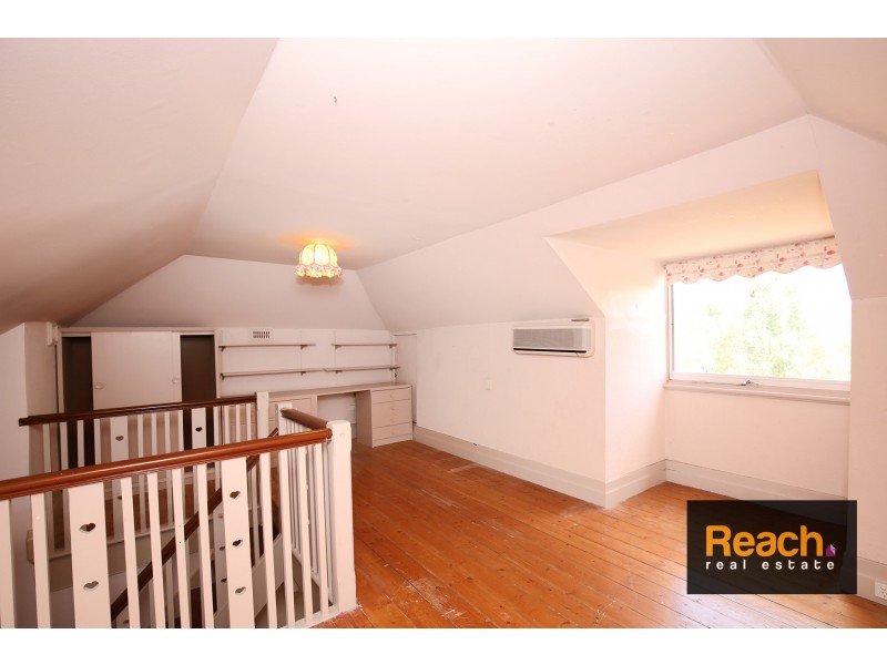 12 Avenue Athol, Canterbury VIC 3126