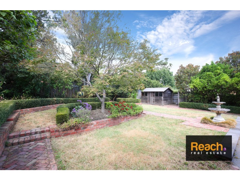 12 Avenue Athol, Canterbury VIC 3126