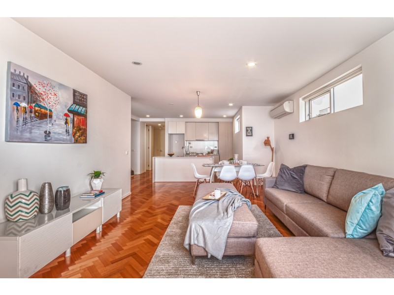 304/18 Berkeley Street, Doncaster VIC 3108