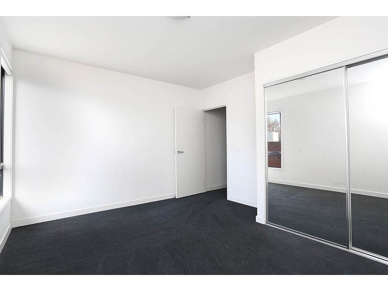 2 Greenham Place, Footscray VIC 3011