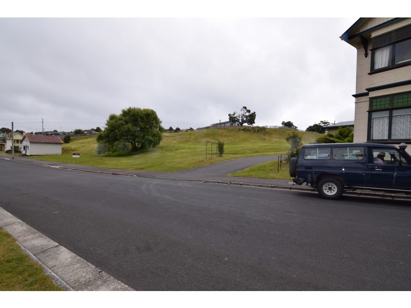14 Main Street, Waratah TAS 7321