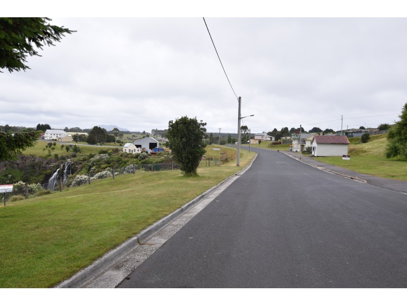 14 Main Street, Waratah TAS 7321
