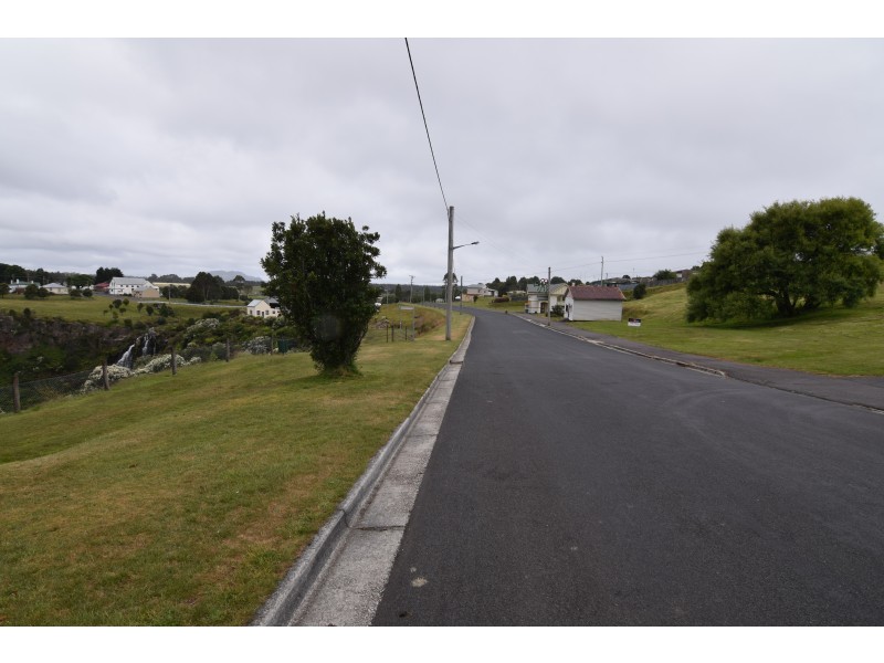 14 Main Street, Waratah TAS 7321
