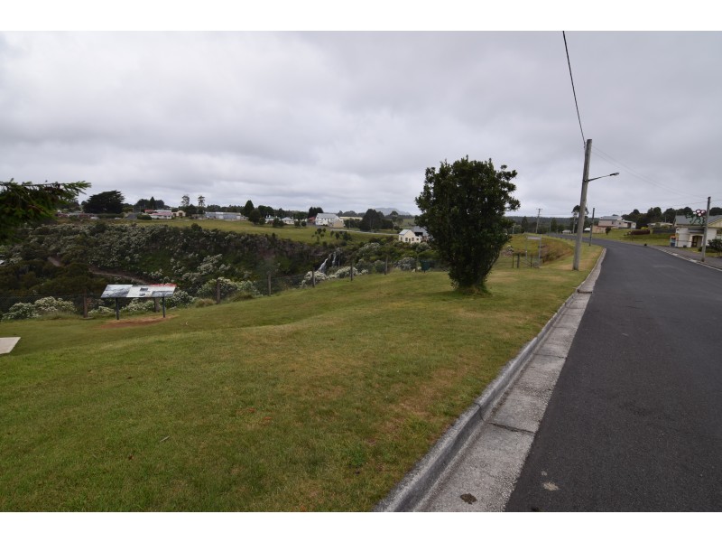 14 Main Street, Waratah TAS 7321