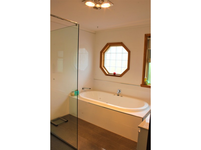 5 West Mooreville Road, Park Grove TAS 7320