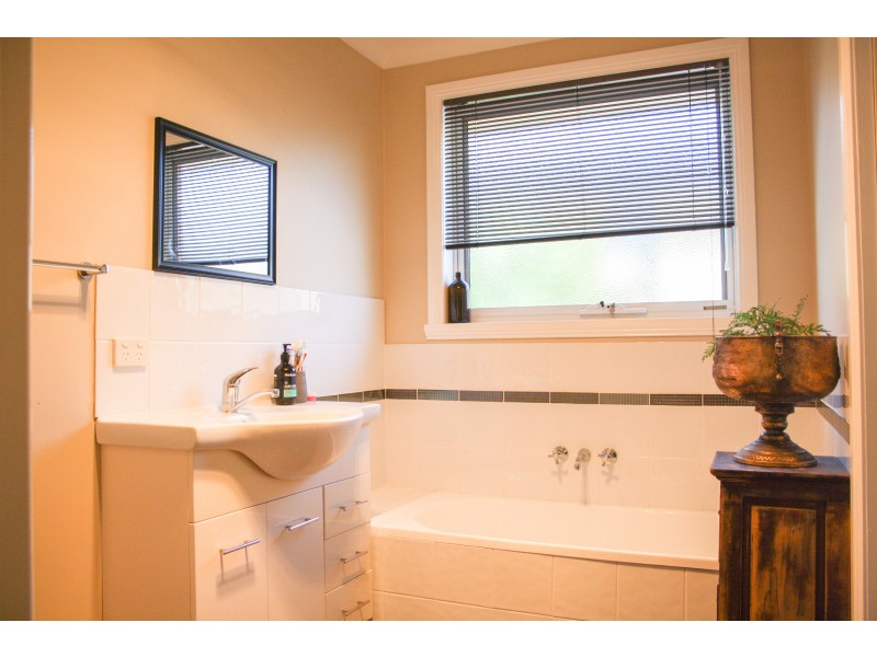 1/123 South Road, West Ulverstone TAS 7315