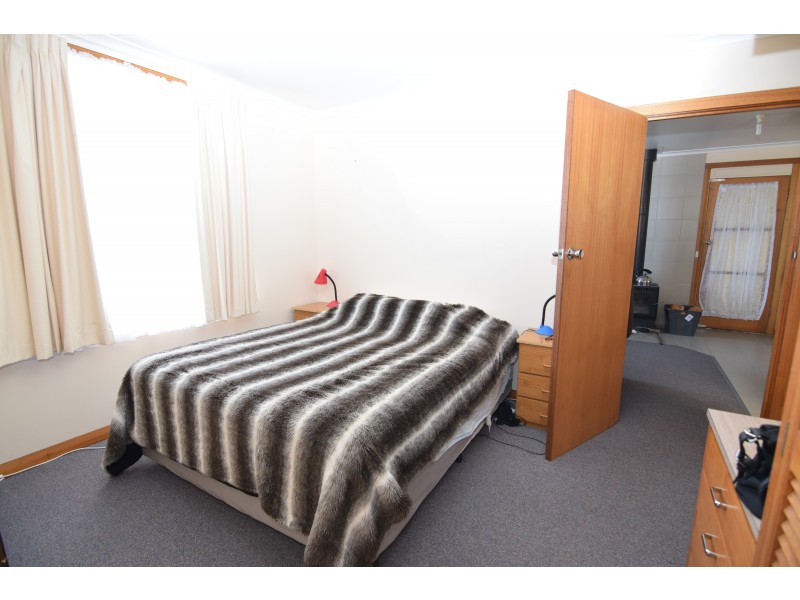 35-35A Counsel Street, Zeehan TAS 7469