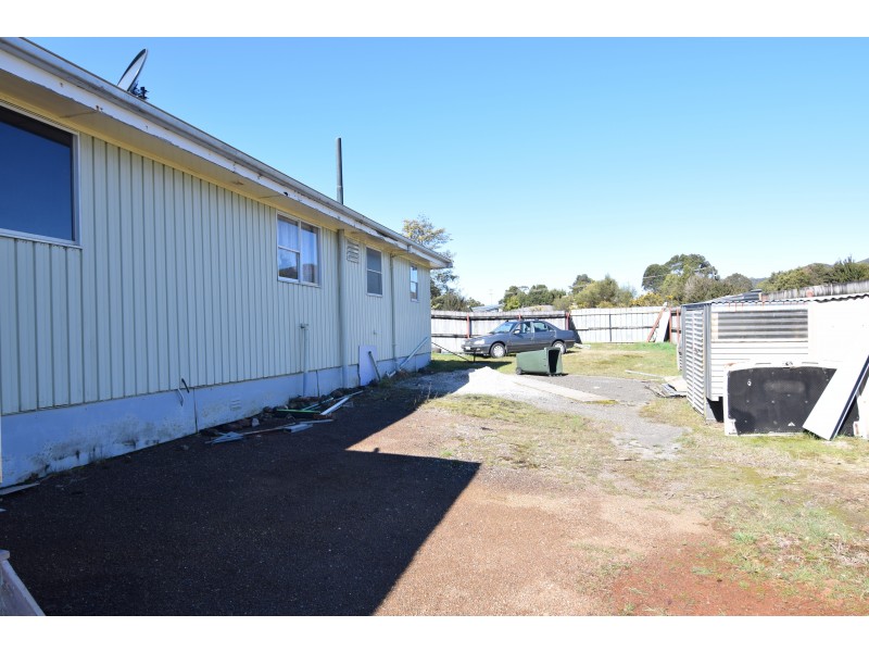 35-35A Counsel Street, Zeehan TAS 7469