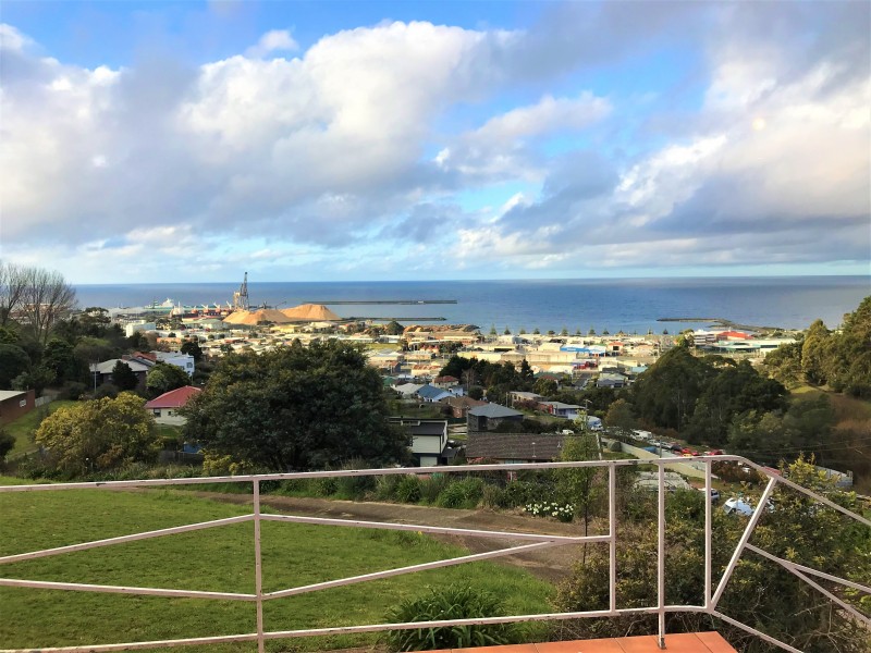 2A Young Street, South Burnie TAS 7320