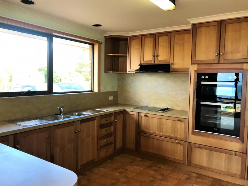 2A Young Street, South Burnie TAS 7320