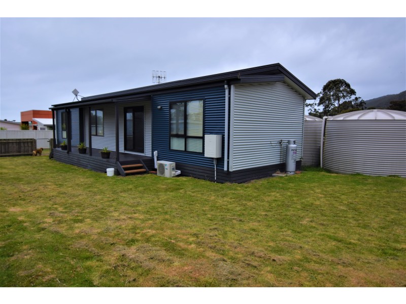 8 Serrata Crescent, Sisters Beach TAS 7321