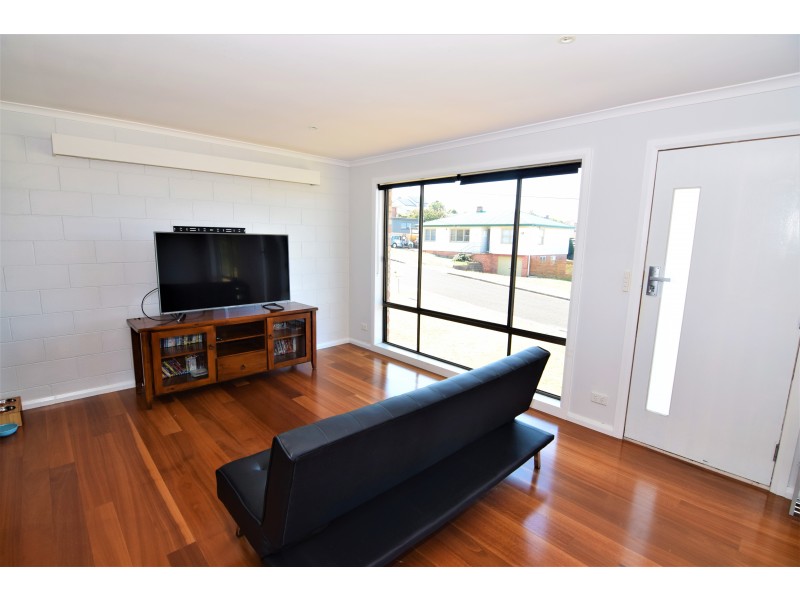 Unit 4/8 Reid Street, Upper Burnie TAS 7320