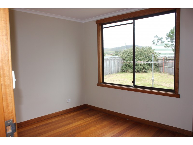 17 Shield Street, Zeehan TAS 7469