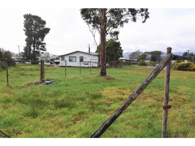7 Shield Street, Zeehan TAS 7469