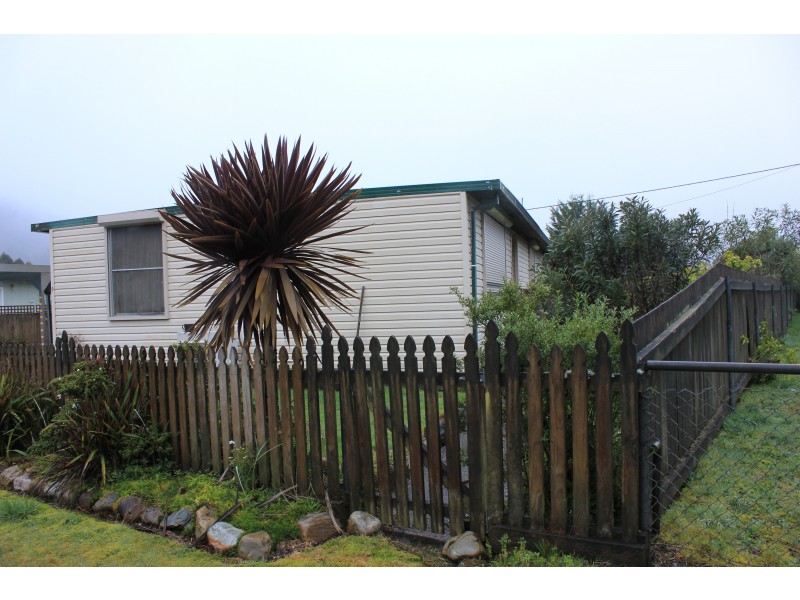 9 Bluff Street, Tullah TAS 7321