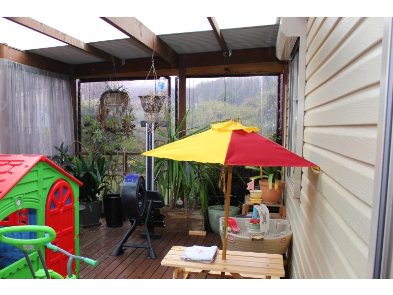 9 Bluff Street, Tullah TAS 7321