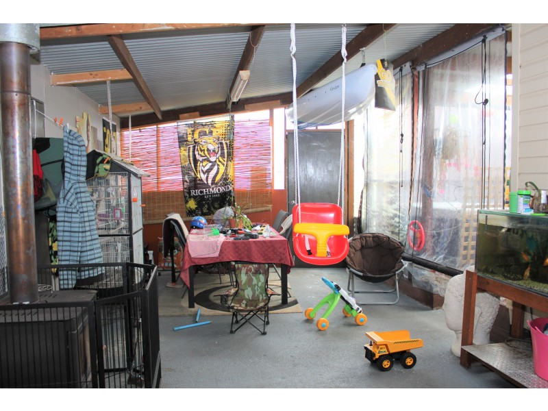 9 Bluff Street, Tullah TAS 7321