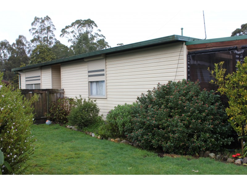 9 Bluff Street, Tullah TAS 7321
