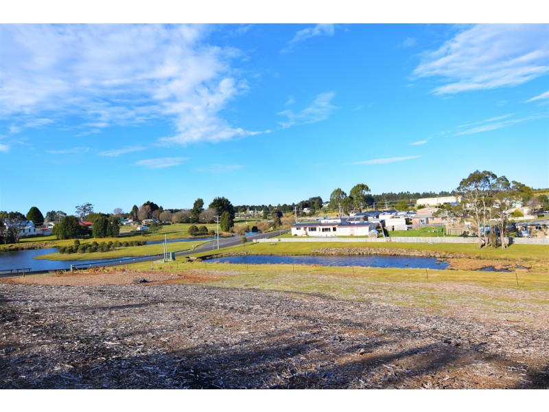 16 English Street, Waratah TAS 7321