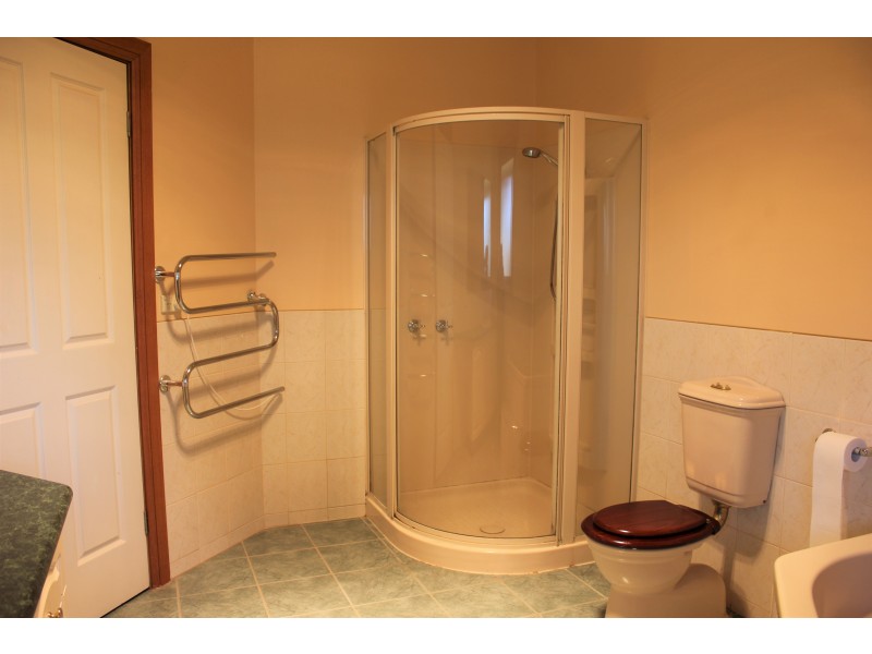 16666 Bass Highway, Wynyard TAS 7325
