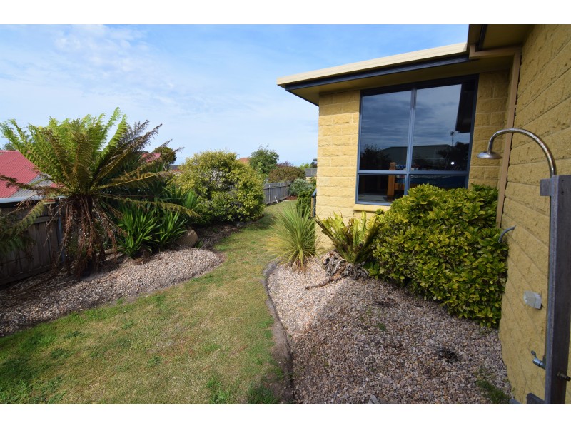 17 Seabreeze Avenue, Sulphur Creek TAS 7316