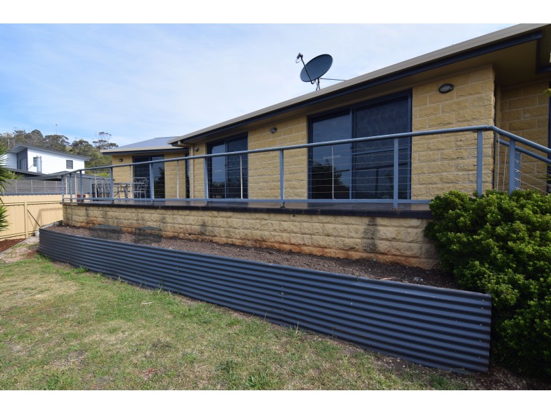 17 Seabreeze Avenue, Sulphur Creek TAS 7316
