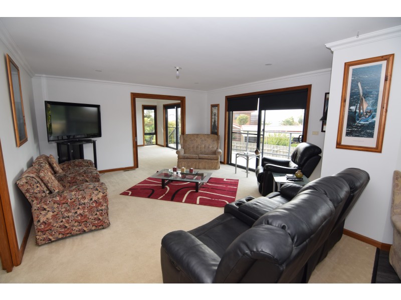 17 Seabreeze Avenue, Sulphur Creek TAS 7316