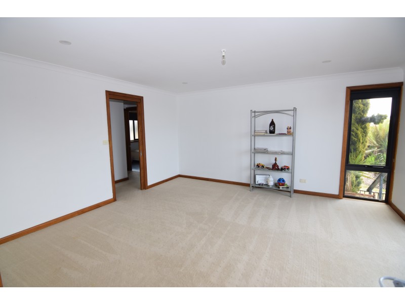 17 Seabreeze Avenue, Sulphur Creek TAS 7316