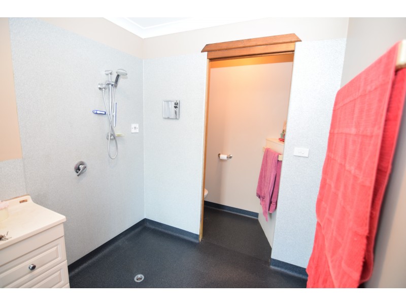 17 Seabreeze Avenue, Sulphur Creek TAS 7316